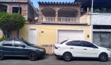 Linda casa duplex com terraço coberto na rua Antônio Alfredo Campos