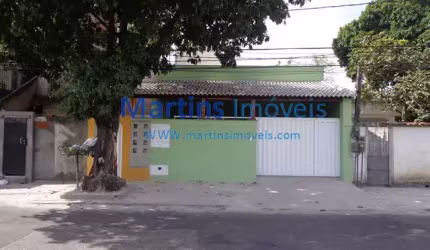 Oportunidade, excelente casa com 2 quartos e amplo terraço – Bangu