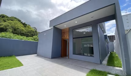 Casa para Venda em Caraguatatuba, Massaguaçu, 3 dormitórios, 1 suíte, 3 banheiros, 2 vagas