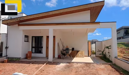 CASA COM 126M²  **PRIMEIRA LOCAÇÃO**  3 DORMITÓRIOS, SENDO 1 SUITE  NO CONDOMÍNIO RESERVA ERMIDA I NO ELOY CHAVES