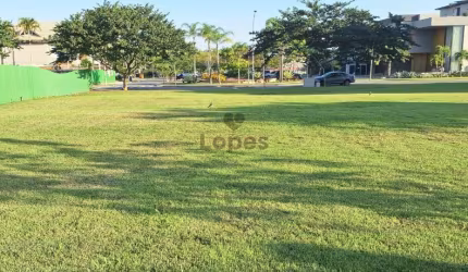 TERRENO COM 600 M² NO CONDOMÍNIO ALPHAVILLE, NA BARRA  DA TIJUCA.