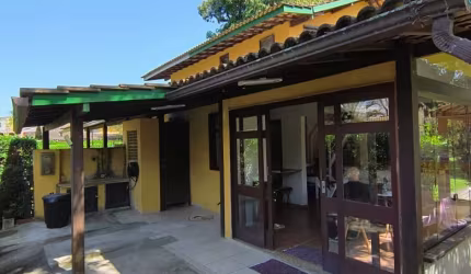 CASA EM CONDOMINIO - VARGEM GRANDE
