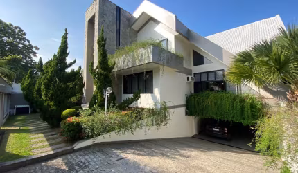 Condomínio novo Leblon : linda casa de alto padrão com 872m2 de muito conforto , 4 suítes, piscina, closet e muito mais .