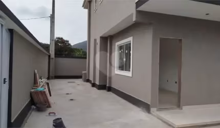 Casa de Vila à venda com 2 quartos em Jardim Atlântico Oeste (itaipuaçu), Maricá - RJ