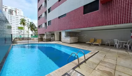 Flat com excelente localização mobiliado, localizado no bairro de Boa Viagem com piscina para aproveitar com a família.