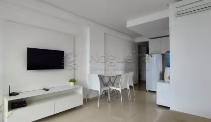 Apartamento mobiliado e com varanda com excelente localização na Avenida Boa Viagem.