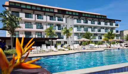 Flat com varanda gourmet e piscina em Porto de Galinhas