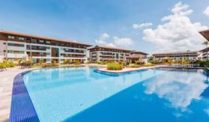 Excelente apartamento mobiliado com varanda localizado na praia do Cupe