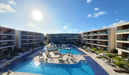 Flat no térreo com excelente localização em Muro Alto com piscina, academia e lazer completo. Aproveite e entre em contato!!