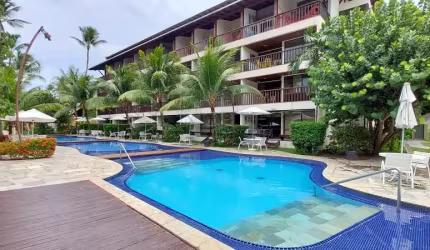 Excelente apartamento duplex de 2 quartos, varanda e vaga na garagem na praia de Muro Alto