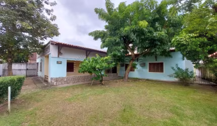 Casa com excelente localização na Várzea, com 250m² de área útil.