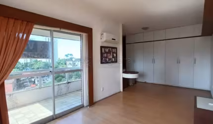 Qualidade de Vida! Amplo Apartamento com Varanda e Área de Lazer