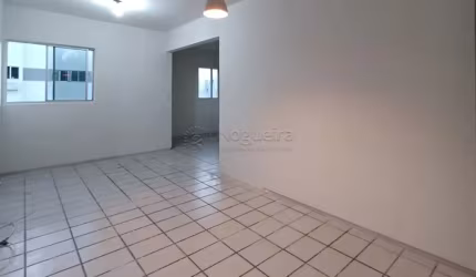 VENDO apartamento 62M², com 2 quartos, 1 SUÍTE em Torre - Recife - PE