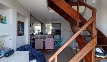 Excelente apartamento duplex localizado em Candeias com 110,00m².