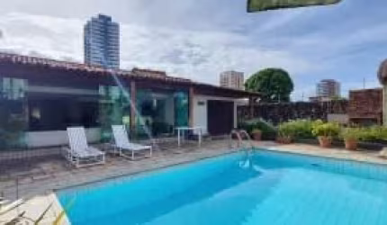 Casa/Padrão - Residencial - No bairro Candeias
