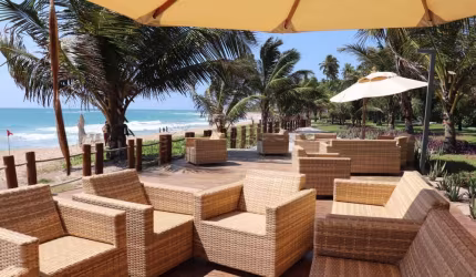 Excelente apartamento em condomínio Beira Mar, com 65,00m² de área útil.