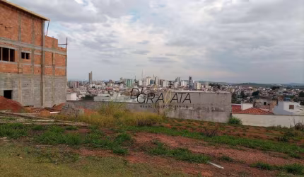 Terreno à venda, 420 m² por R$ 350.000,00 - Alto Vila Paiva - Varginha/MG