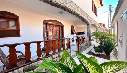 Casa com 4 dormitórios à venda, 300 m² por R$ 1.100.000,00 - Campos Elíseos - Varginha/MG