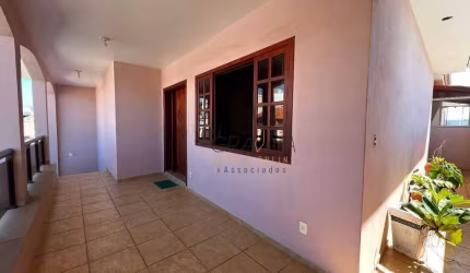 Casa com 5 dormitórios à venda, 488 m² por R$ 1.350.000,00 - Rezende - Varginha/MG