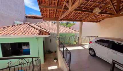 Casa com 3 dormitórios à venda, 220 m² por R$ 680.000,00 - Parque Retiro - Varginha/MG