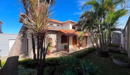 Casa com 5 dormitórios à venda, 400 m² por R$ 1.900.000 - Parque Boa Vista - Varginha/MG