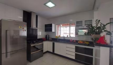 Casa com 3 dormitórios à venda em Sabará