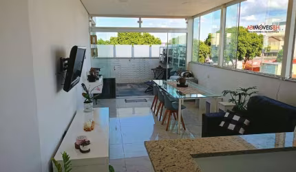 Cobertura com área de 128,91m², 03 quartos, 01 suíte, 02 vagas de garagem, no Santa Inês