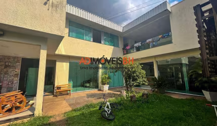 Casa residencial com habite-se, área construída de 185m², lote de 350m², 02 quartos, 01 suíte, 06 vagas, no Padre Eustáquio