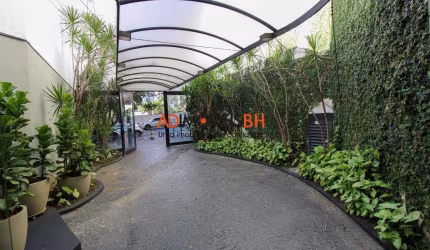 Conjunto de salas comerciais com área total de 52,32m², 02 banheiros, prédio com portaria física, no Lourdes