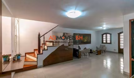 Casa residencial de 2 pavimentos com área construída de 306m², 05 quartos, 01 suíte, espaço gourmet, na Serra