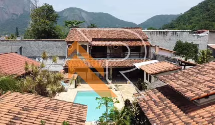 Casa com 3 quartos à venda na Rua Antônio de Souza, Itaipuaçú, Maricá, 268 m2 por R$ 650.000