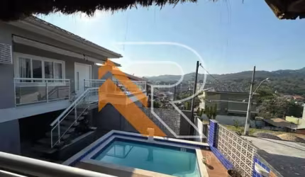 Casa em condomínio fechado com 4 quartos à venda na Estrada Caetano Monteiro, Badu, Niterói, 292 m2 por R$ 980.000