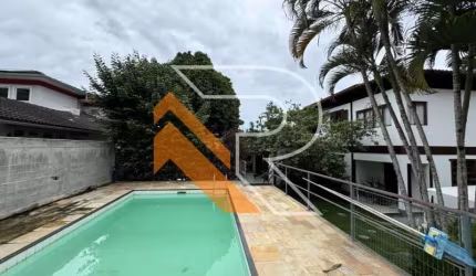 Casa em condomínio fechado com 6 quartos à venda na Rua Juriti, Itaipu, Niterói, 424 m2 por R$ 2.300.000