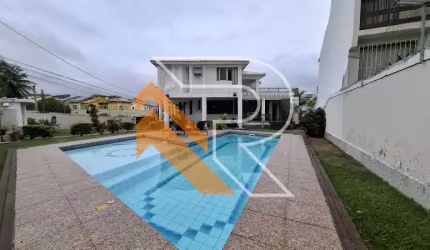 Casa com 4 quartos à venda na Rua Jorge Picanço Siqueira, Camboinhas, Niterói, 484 m2 por R$ 3.950.000