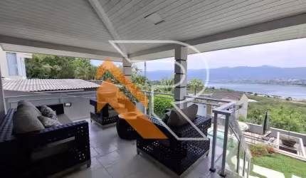 Casa com 3 quartos à venda na Rua Achylles de Albuquerque Oliveira, Camboinhas, Niterói, 297 m2 por R$ 3.000.000