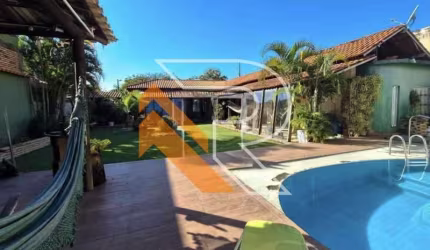 Casa com 3 quartos para alugar na Rua Dezessete, Camboinhas, Niterói, 200 m2 por R$ 10.765