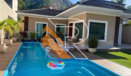 Casa com 3 quartos à venda na Rua Adylles Carvalho Manhães, Itaipuaçú, Maricá, 141 m2 por R$ 990.000