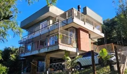 casa vista mar com 3 quartos Garopaba SC