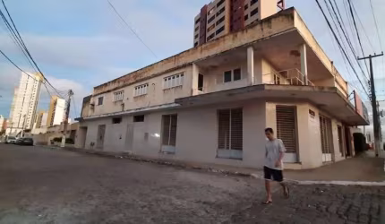 Casa com 7 dormitórios à venda, 650 m² por R$ 720.000,00 - Barro Vermelho - Natal/RN