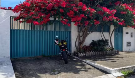Casa com 3 dormitórios à venda, 200 m² por R$ 460.000,00 - Lagoa Nova - Natal/RN