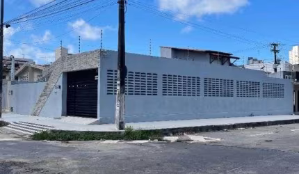 Casa com 4 dormitórios à venda, 160 m² por R$ 490.000 - Candelária - Natal/RN