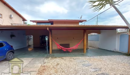 Linda Casa em bairro tranquilo próximo ao Centro de Ubatuba/SP.
