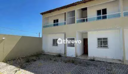 Prédio com casas disponíveis para venda