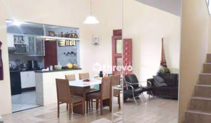 Casa com 5 dormitórios à venda, 450 m² por R$ 950.000,00 - Cidade dos Funcionários - Fortaleza/CE