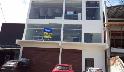 Prédio Comercial de 3 Andares em Ponto Estratégico
