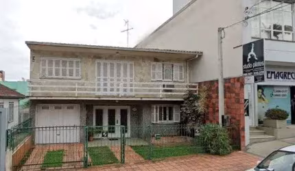 Ampla Casa Comercial no Centro com Excelente Localização