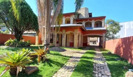Casa Espaçosa com 3 Dormitórios, Suíte e Sacada: Conforto para Sua Família!