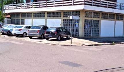 Loja Comercial de 160 m² no Parque dos Eucaliptos: Aluguel Sem Burocracia, Ideal para Seu Negócio!