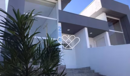 Lindíssima Casa a 50 Metros da Av Dorival: Conforto e Comodidade ao Seu Alcance!