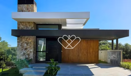 Casa de Alto Padrão à Venda no Condomínio Villa Lucchesi